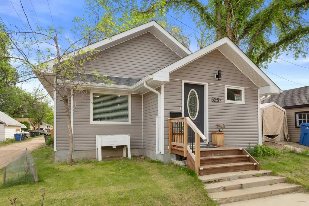 525B 4 Avenue SE Medicine Hat AB T1A 2N7