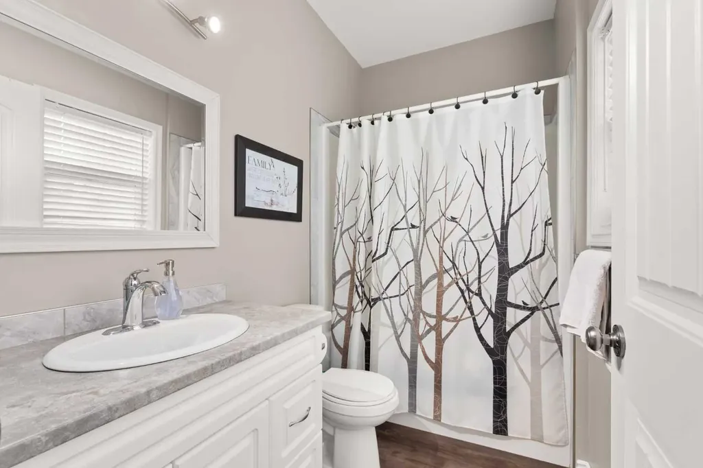 525B 4 Avenue SE Medicine Hat AB T1A 2N7