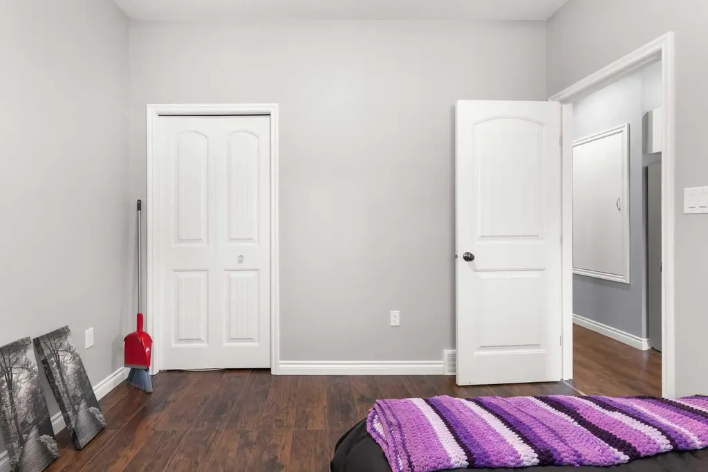 525B 4 Avenue SE Medicine Hat AB T1A 2N7
