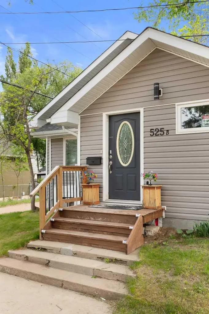 525B 4 Avenue SE Medicine Hat AB T1A 2N7