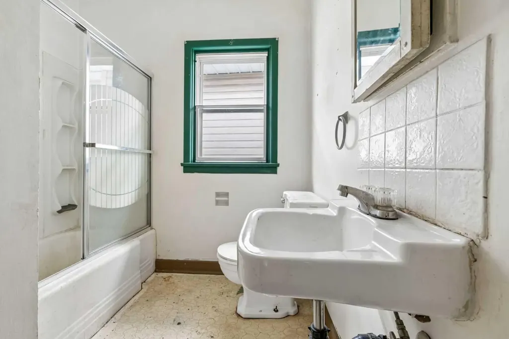 1228 Bantry Street NE Calgary AB T2E 5E7