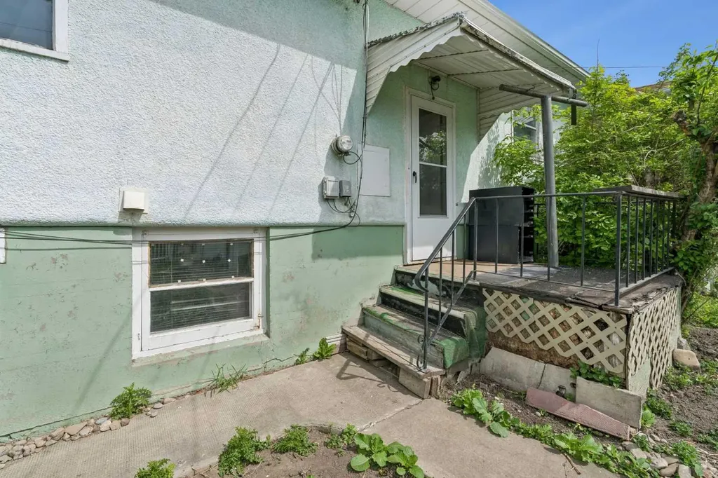 1228 Bantry Street NE Calgary AB T2E 5E7