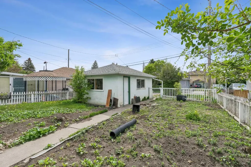 1228 Bantry Street NE Calgary AB T2E 5E7