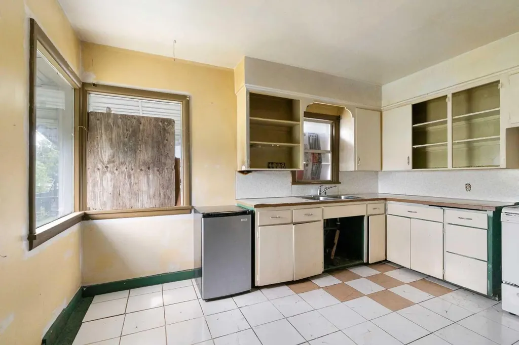 1228 Bantry Street NE Calgary AB T2E 5E7