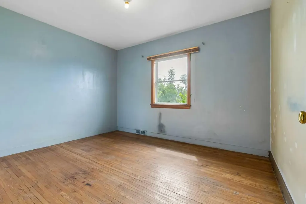 1228 Bantry Street NE Calgary AB T2E 5E7