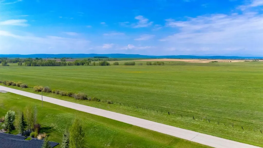 339 Leighton View Rural Rocky View County AB T3Z 0A2