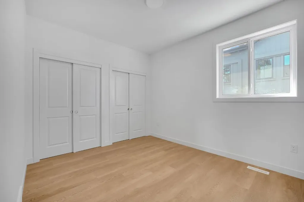 612 12 Avenue NE Calgary AB T2E 1B1