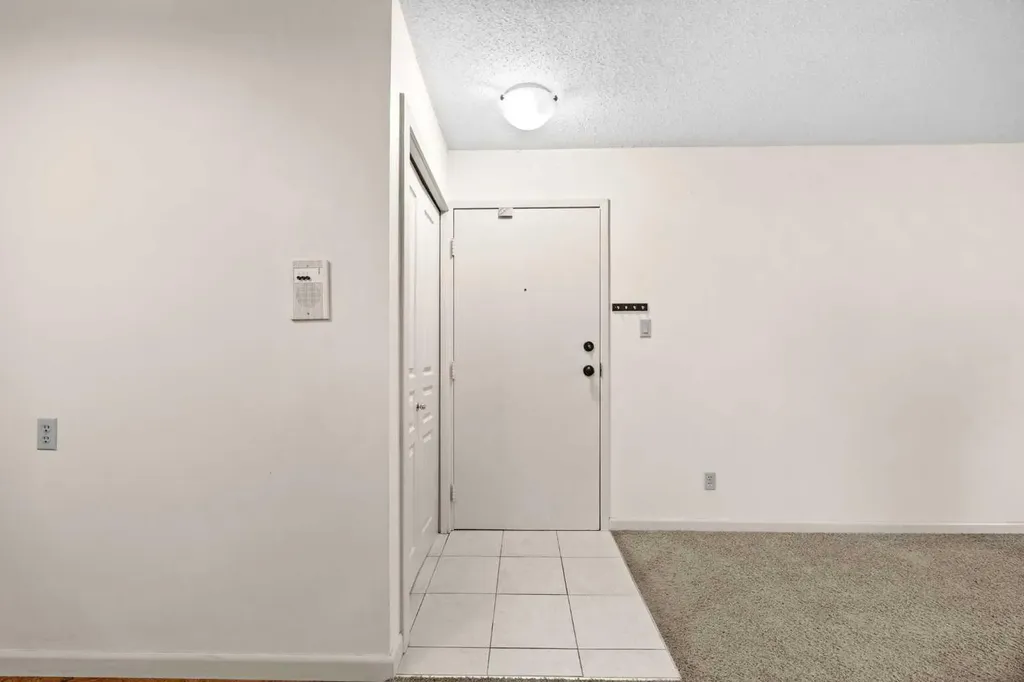6400 Coach Hill Road SW Calgary AB T3H 1B8