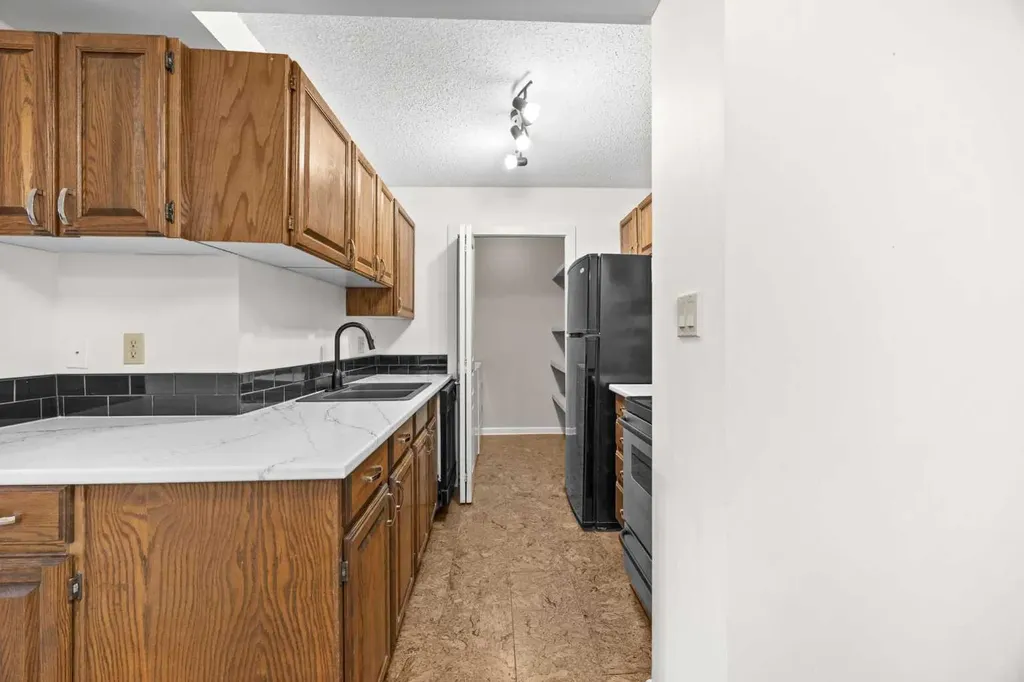 6400 Coach Hill Road SW Calgary AB T3H 1B8