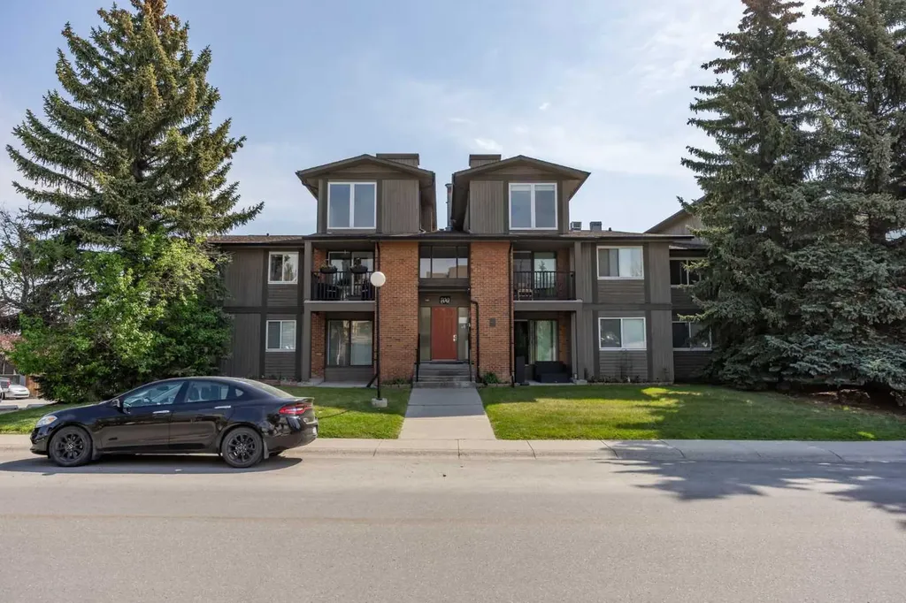 6400 Coach Hill Road SW Calgary AB T3H 1B8