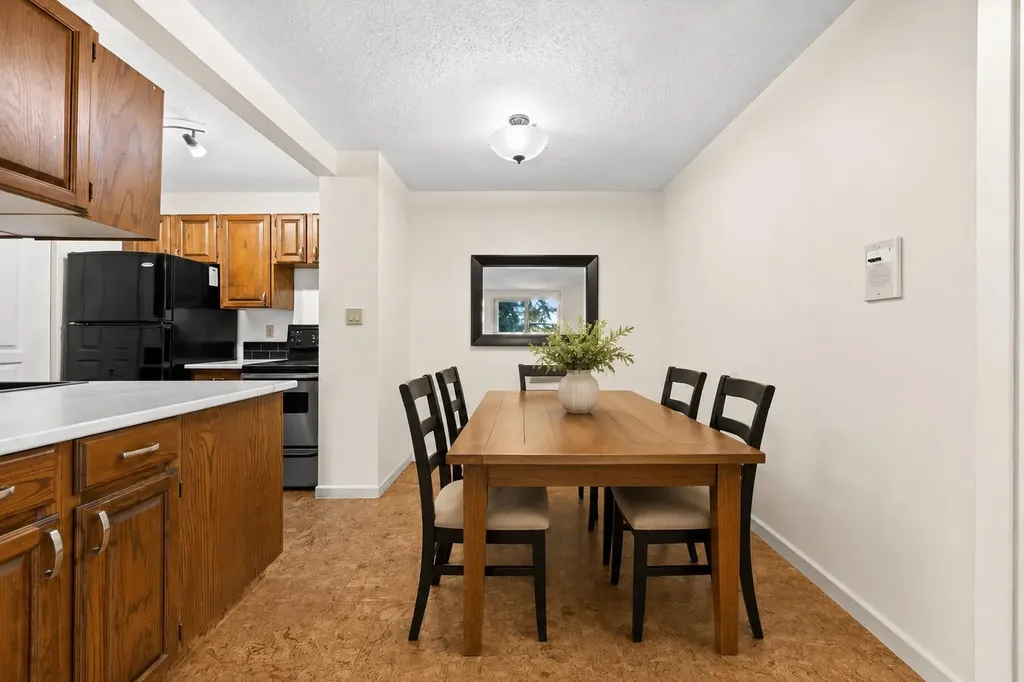 6400 Coach Hill Road SW Calgary AB T3H 1B8
