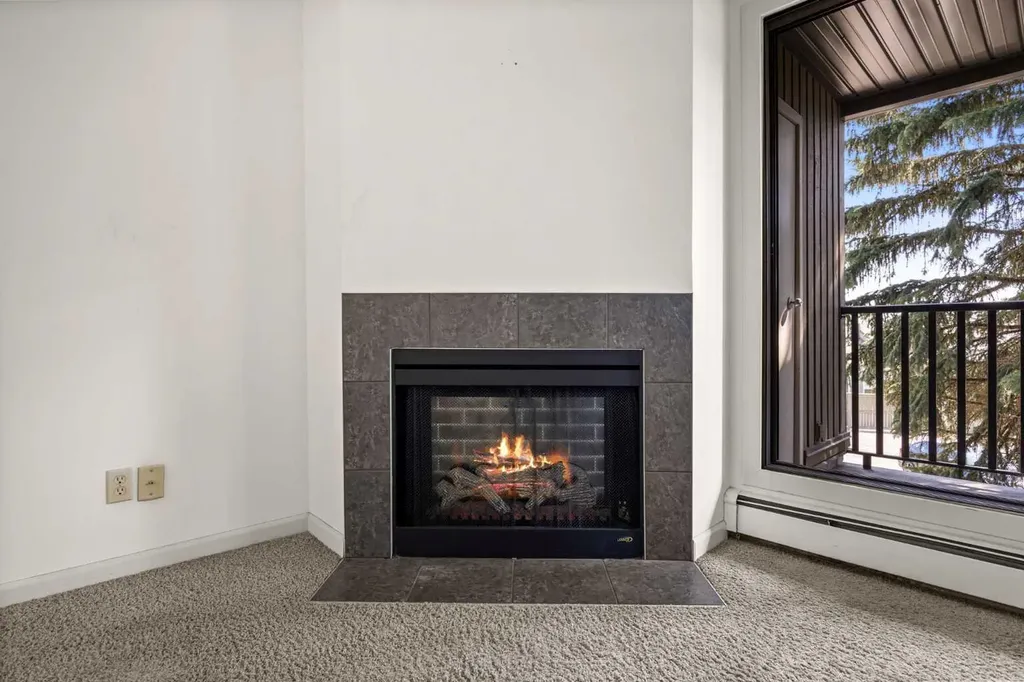 6400 Coach Hill Road SW Calgary AB T3H 1B8