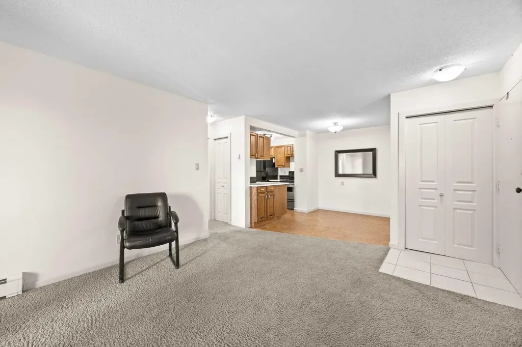 6400 Coach Hill Road SW Calgary AB T3H 1B8