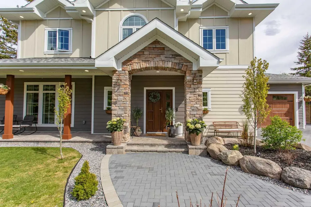 122 Oliver Avenue Gull Lake AB T4L 2N1