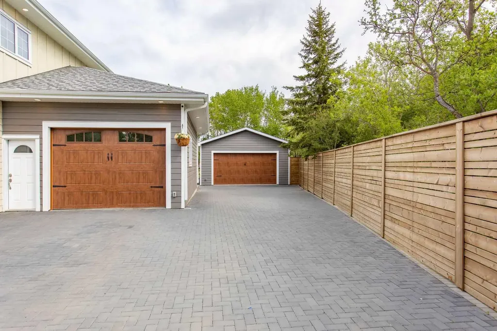 122 Oliver Avenue Gull Lake AB T4L 2N1