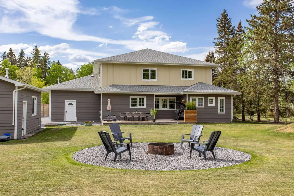 122 Oliver Avenue Gull Lake AB T4L 2N1