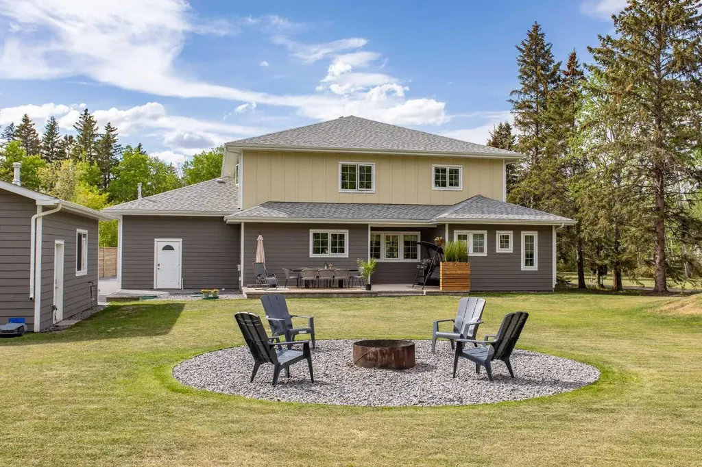 122 Oliver Avenue Gull Lake AB T4L 2N1