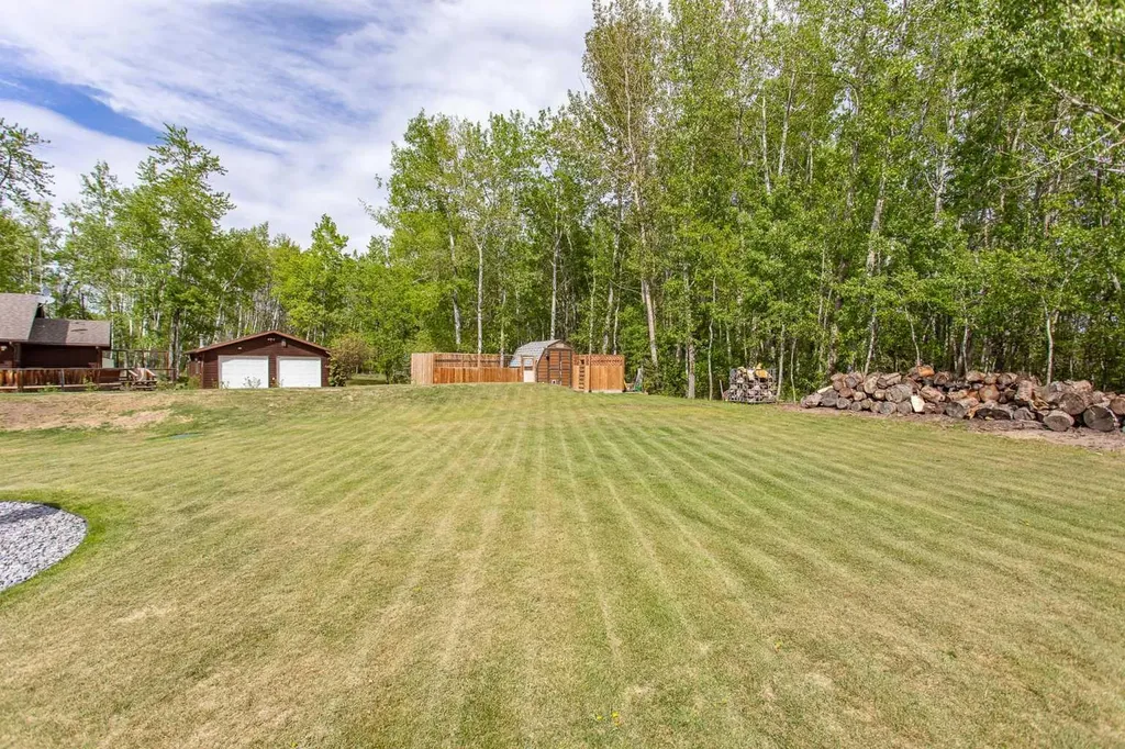122 Oliver Avenue Gull Lake AB T4L 2N1