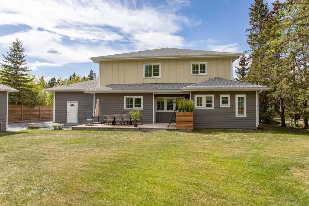 122 Oliver Avenue Gull Lake AB T4L 2N1