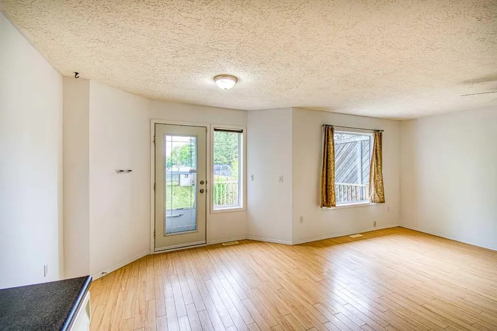 10312B 103 Street Hythe AB T0H 2C0