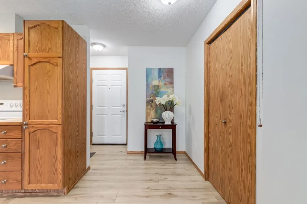 11 Somervale View SW Calgary AB T2Y 4A9