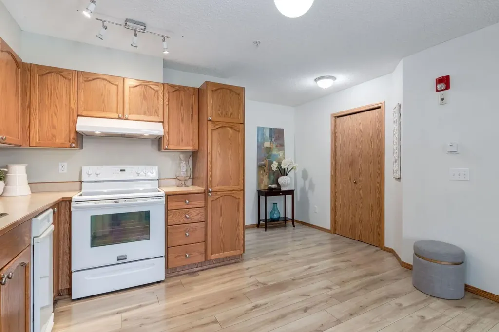 11 Somervale View SW Calgary AB T2Y 4A9