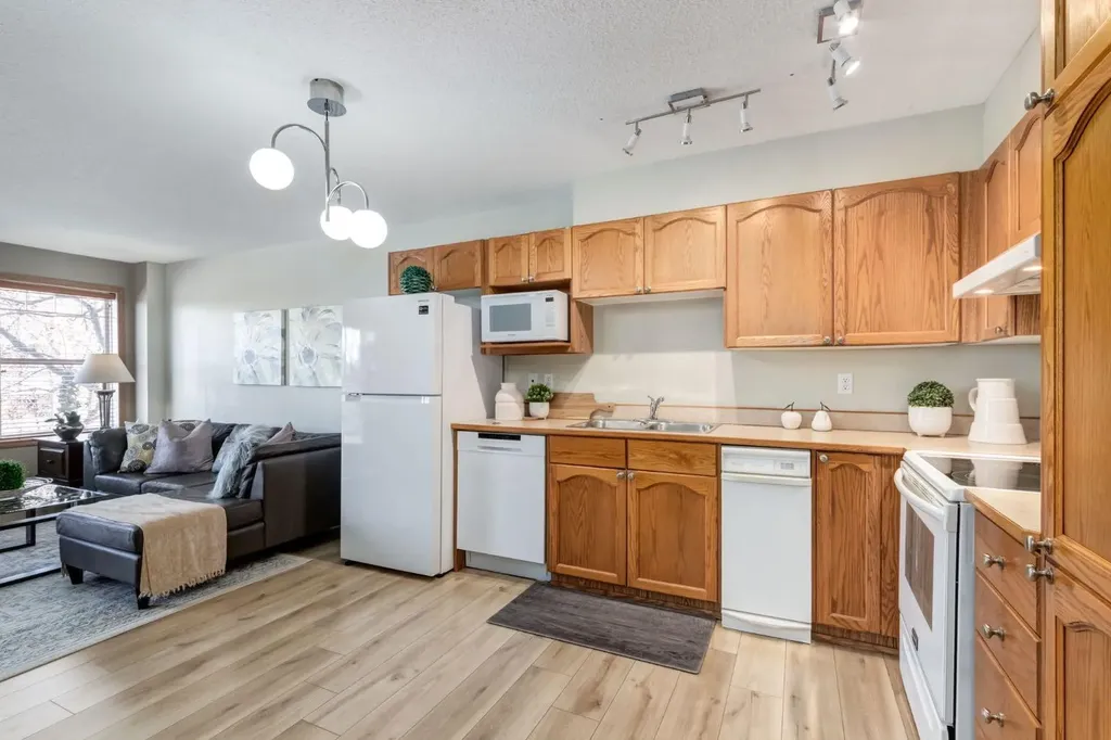 11 Somervale View SW Calgary AB T2Y 4A9