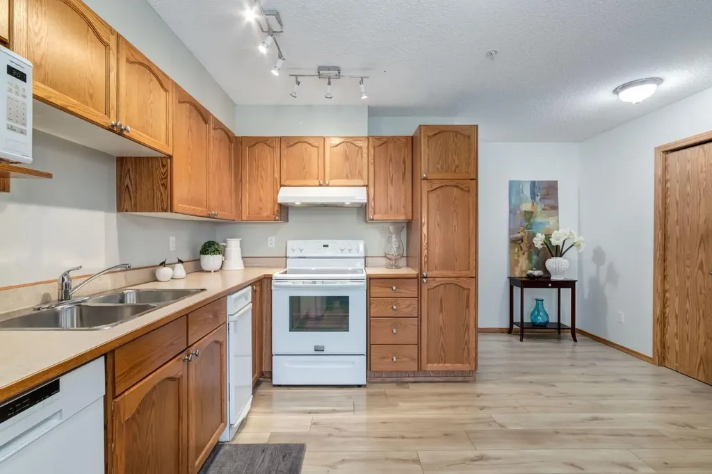 11 Somervale View SW Calgary AB T2Y 4A9