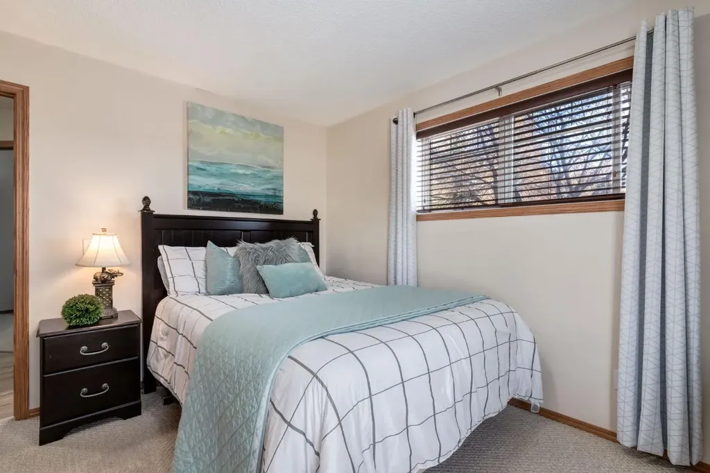 11 Somervale View SW Calgary AB T2Y 4A9