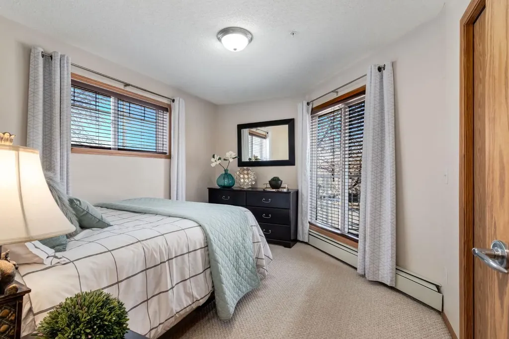 11 Somervale View SW Calgary AB T2Y 4A9