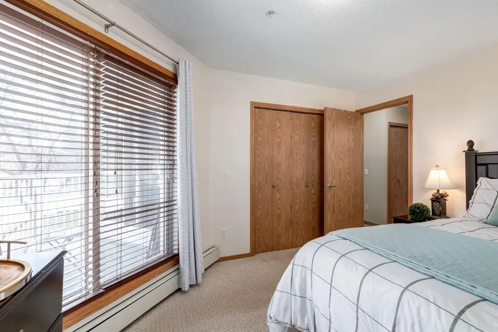 11 Somervale View SW Calgary AB T2Y 4A9