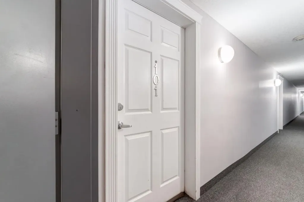 11 Somervale View SW Calgary AB T2Y 4A9