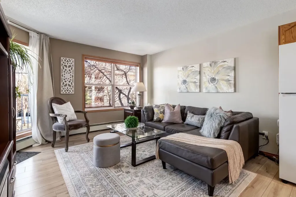 11 Somervale View SW Calgary AB T2Y 4A9
