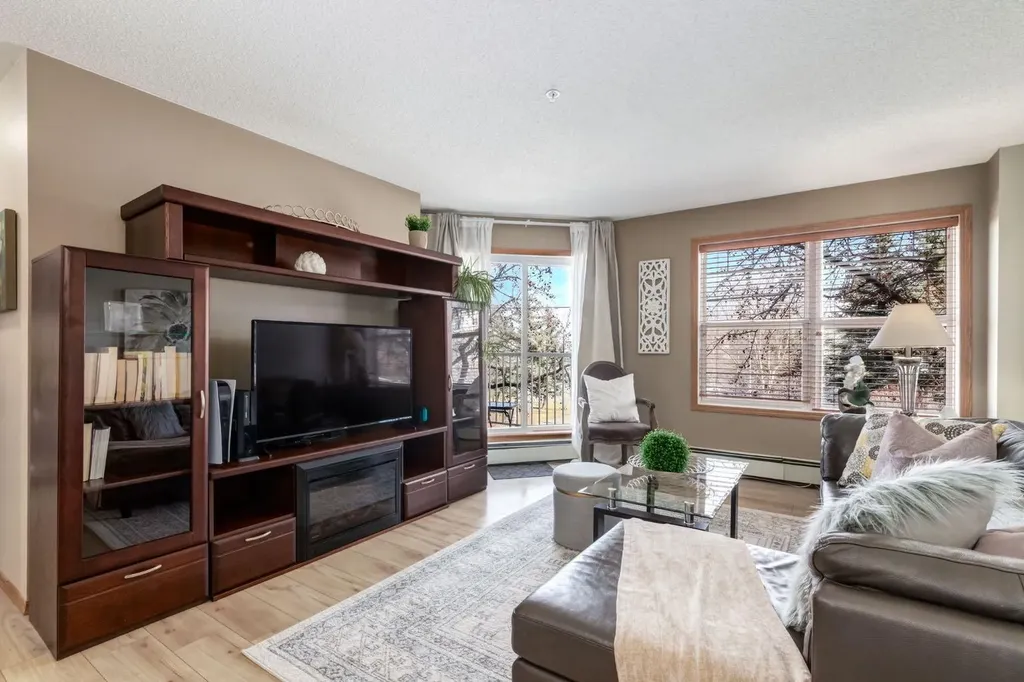 11 Somervale View SW Calgary AB T2Y 4A9