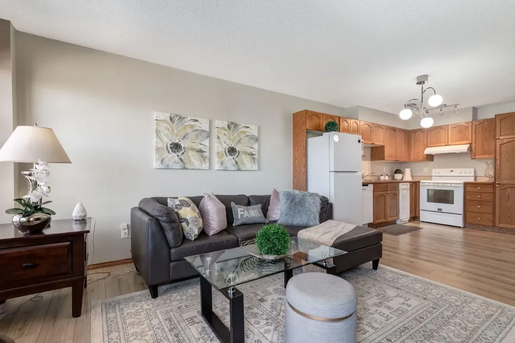 11 Somervale View SW Calgary AB T2Y 4A9