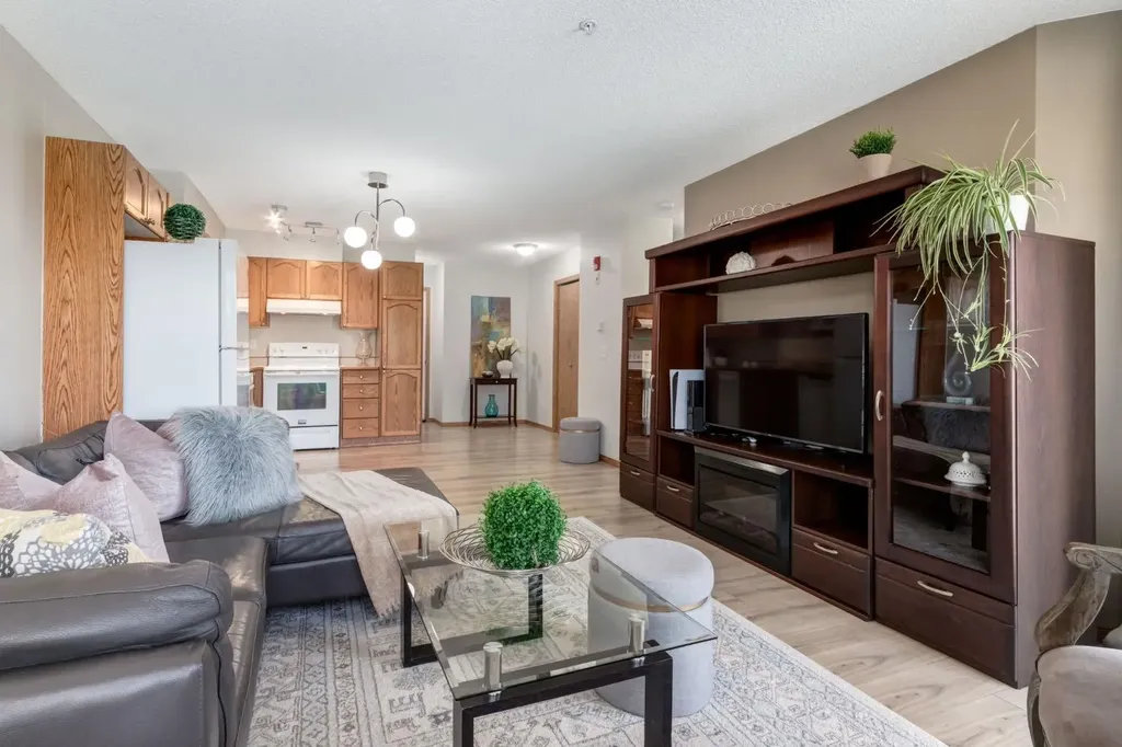 11 Somervale View SW Calgary AB T2Y 4A9