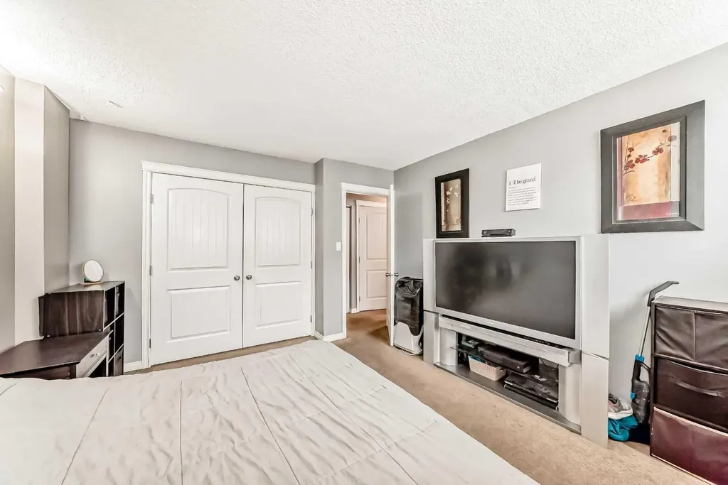 1312 13 Avenue SW Calgary AB T3C0T3