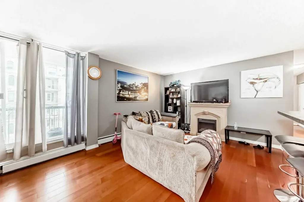 1312 13 Avenue SW Calgary AB T3C0T3