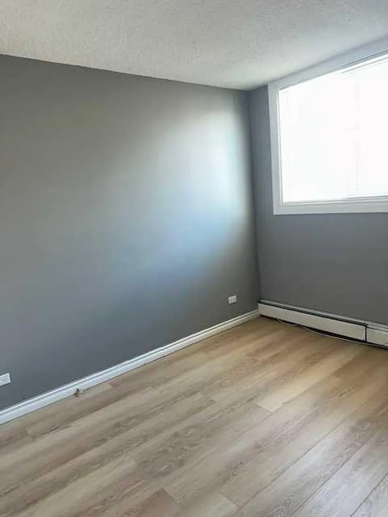1312 13 Avenue SW Calgary AB T3C0T3