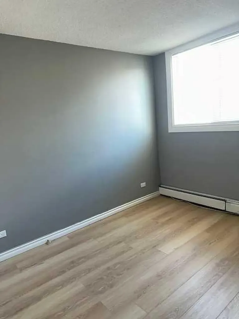 1312 13 Avenue SW Calgary AB T3C0T3