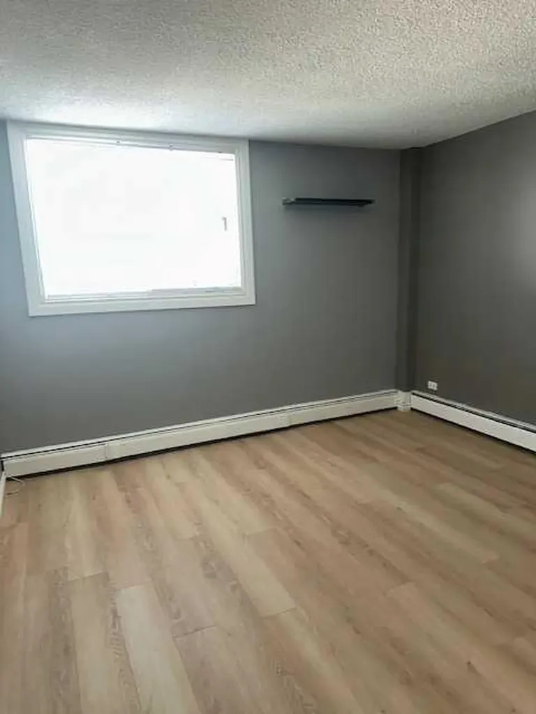 1312 13 Avenue SW Calgary AB T3C0T3