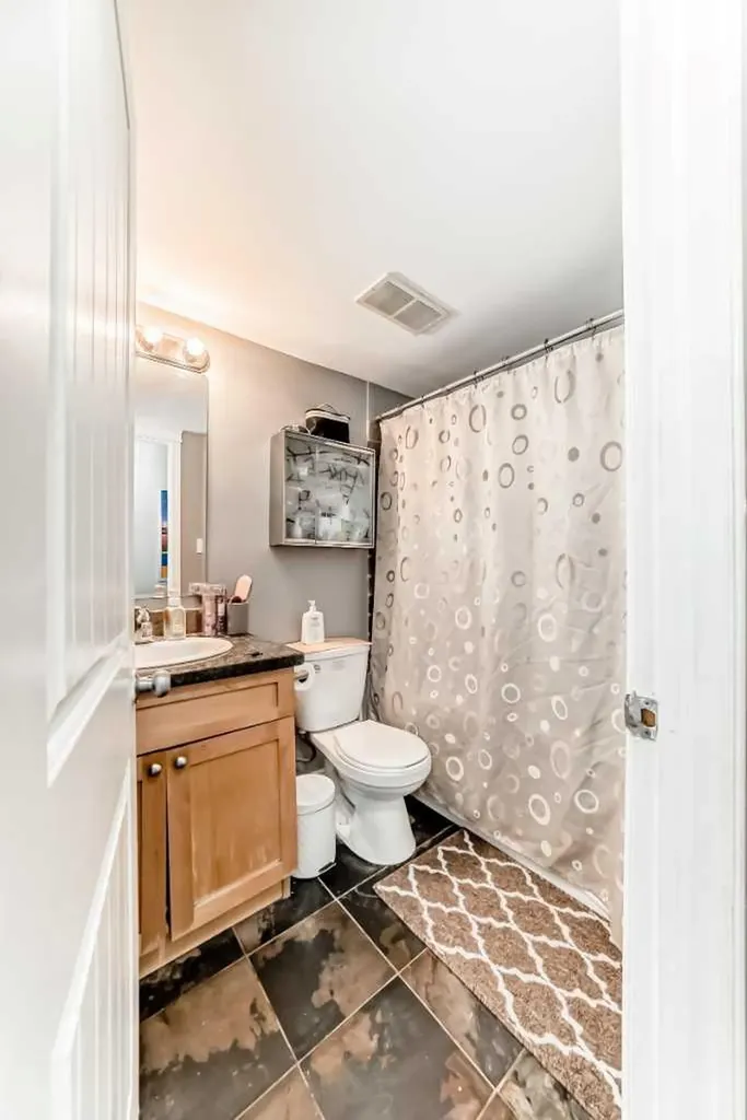 1312 13 Avenue SW Calgary AB T3C0T3