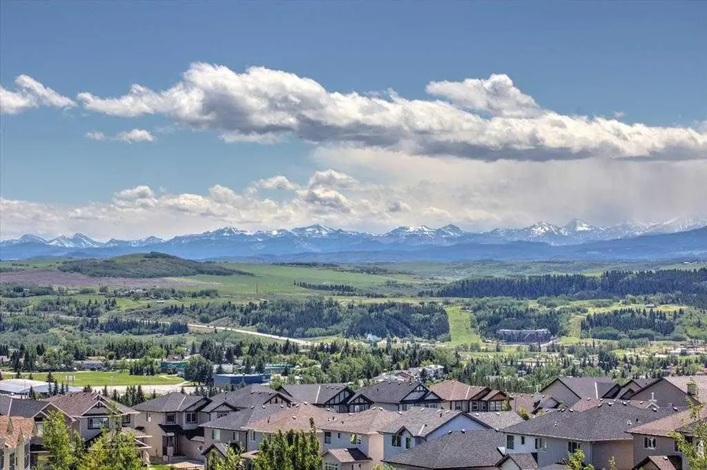 99 Sunset View Cochrane AB T4C 0E8