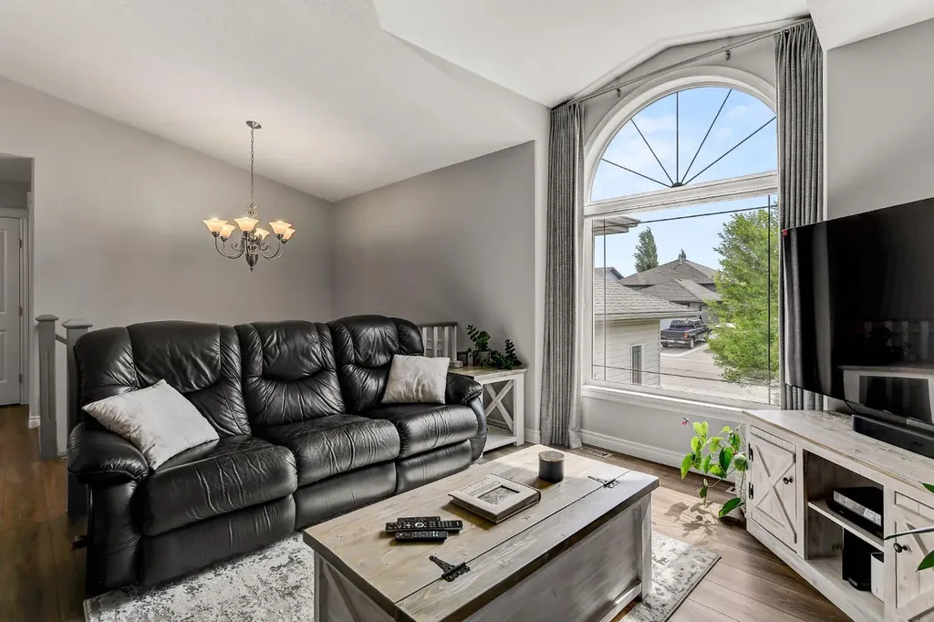 7625 114 Street Grande Prairie AB T8W 2T7