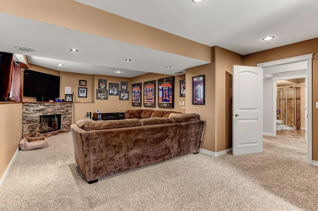 7625 114 Street Grande Prairie AB T8W 2T7