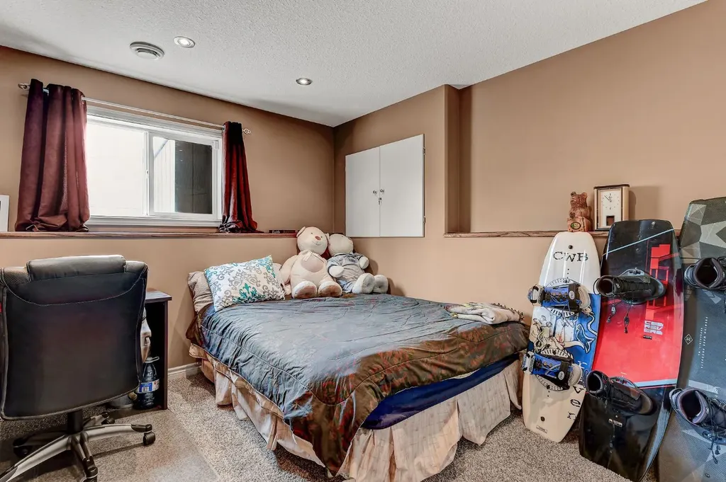 7625 114 Street Grande Prairie AB T8W 2T7