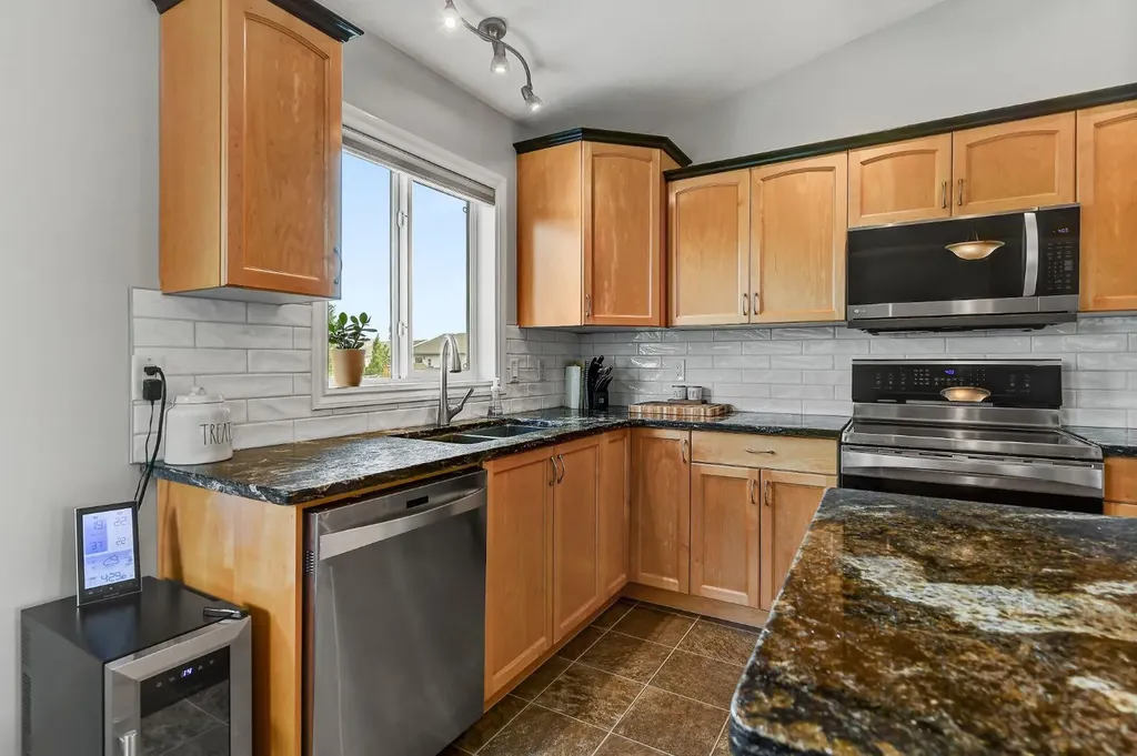 7625 114 Street Grande Prairie AB T8W 2T7