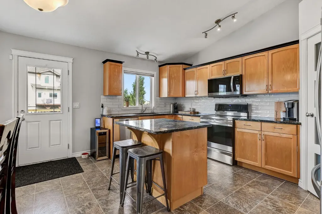 7625 114 Street Grande Prairie AB T8W 2T7