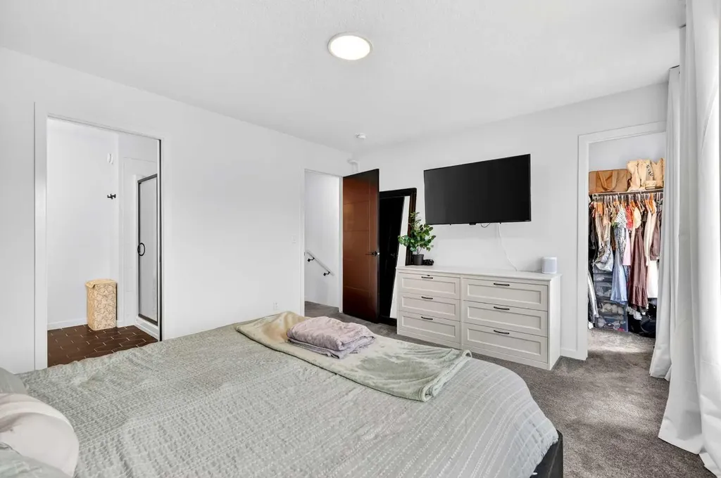 14 Wolf Creek Rise SE Calgary AB T2X 4Y9