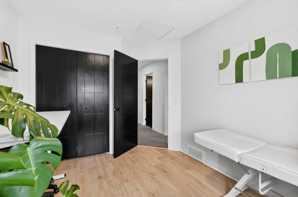 14 Wolf Creek Rise SE Calgary AB T2X 4Y9